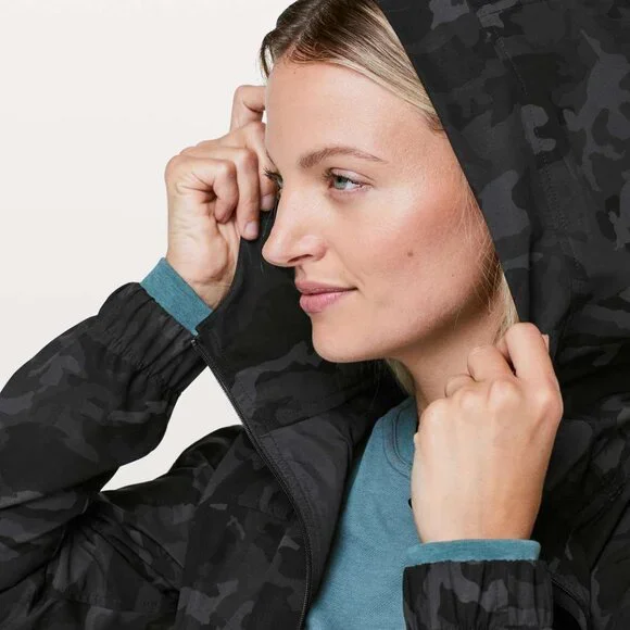 Lululemon Pack It Up Jacket Incognito Camo Multi Grey EUC - Picture 6 of 12